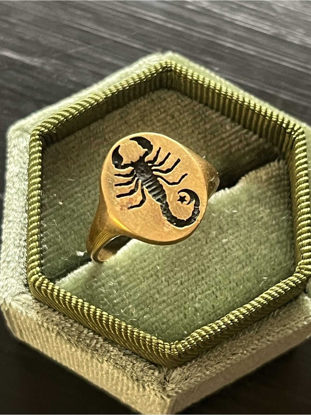 Catbird NYC zodiac ring Scorpio size 7 ♏️ gold